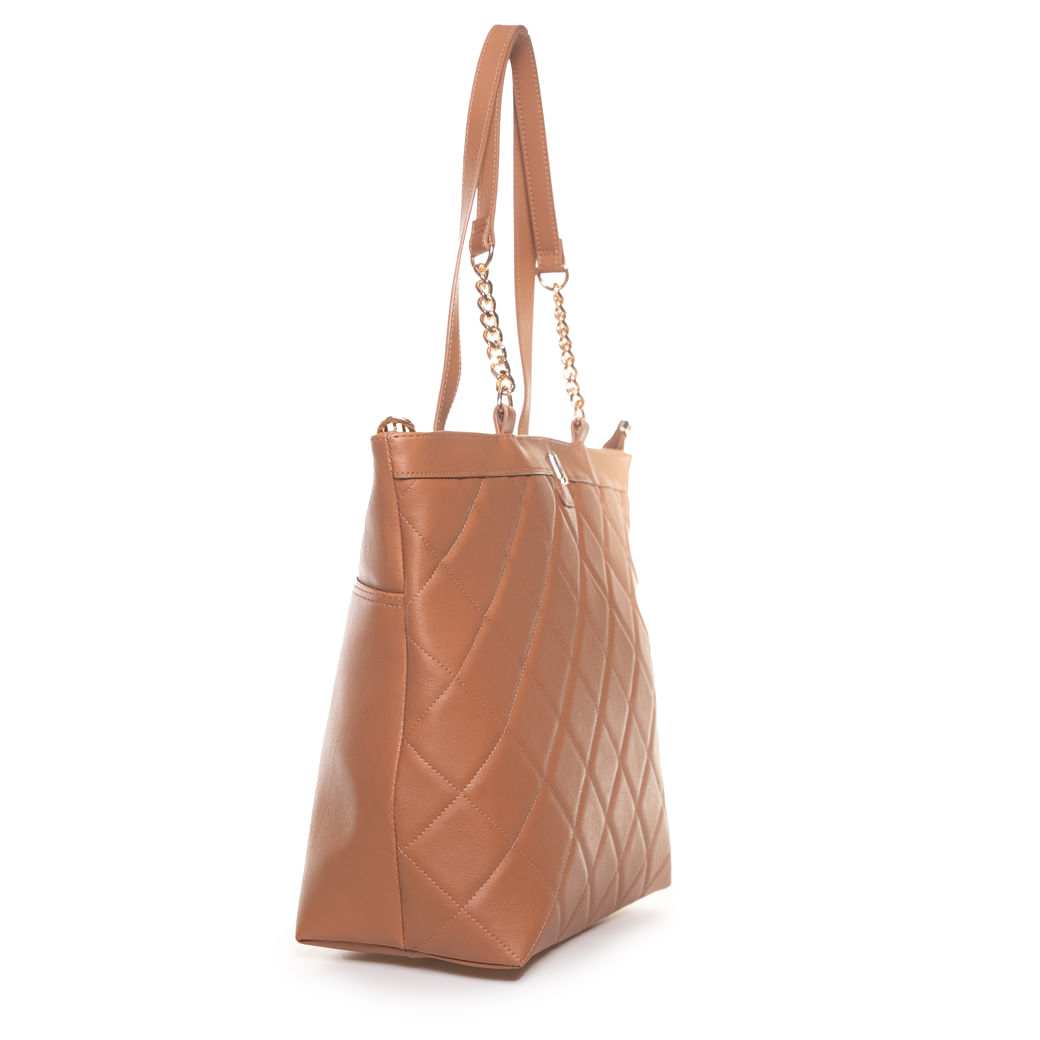 Bolsa Modare Totem bege com detalhes em corrente dourada e acabamento matelassê